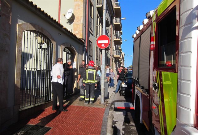 Intervención de los bomberos en la calle San Silvestre de Salamanca