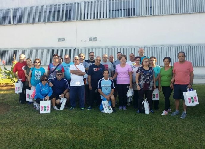 Participantes en la ruta senderista