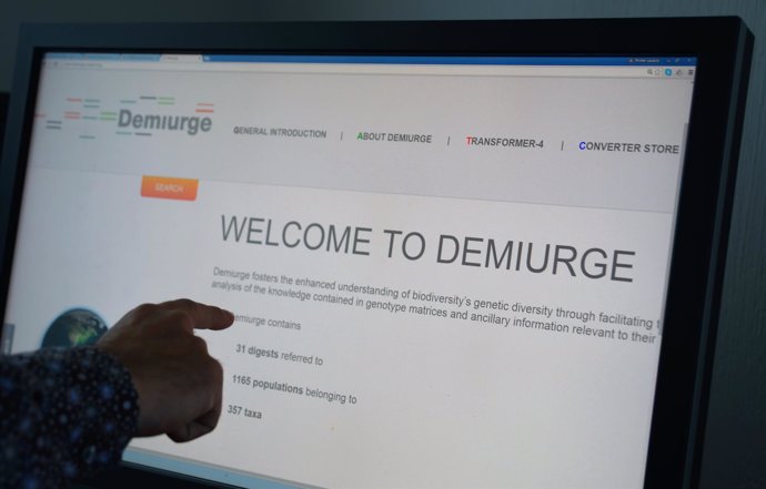 Caujapé explicando el proyecto y las mejoras del proyecto Demiurge