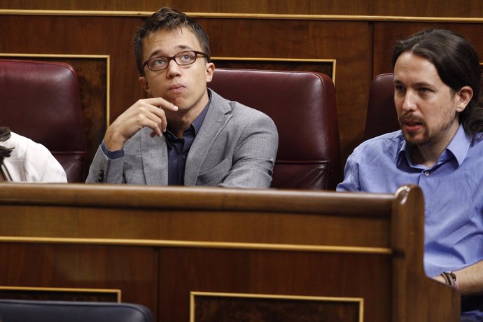 Errejón y Pablo Iglesias en el debate de investidura en el Congreso