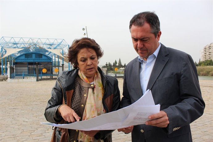 Carmen Castreño y Juan Espadas