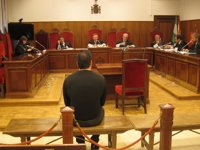 Condenado por intentar matar a un joven que le reprochó tocar el culo a su novia