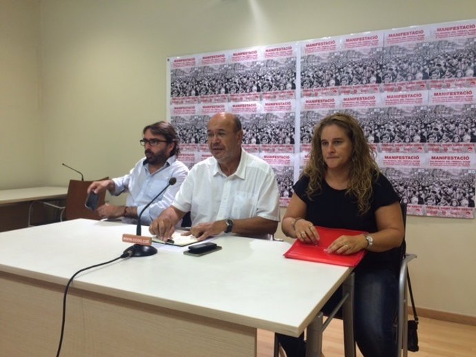 Los secr.Grales C.Ros (UGT de Cat) J.C.Gallego (CC.OO de Cat) y M.Recuero (Usoc)