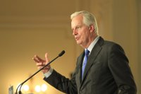 El jefe negociador de Bruselas para el Brexit inicia su tarea con contactos con los 27