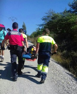Peregrina herida tras caer de la bici en el Camino de Santiago en Zubiri.