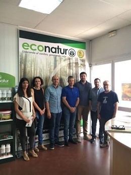 Los responsables del proyecto durante una reunión celebrada