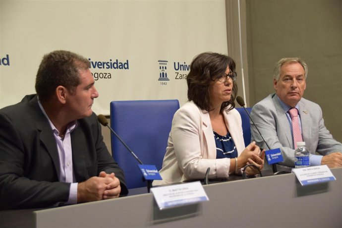 Martín Orna, Marta Gracia y Gerardo Sanz, este viernes, en Zaragoza. 