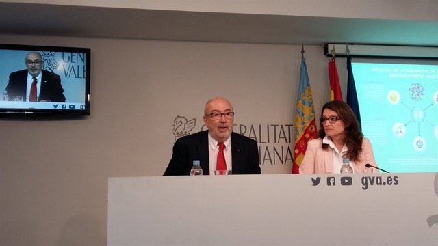 Manuel Alcaraz y Mónica Oltra en rueda de prensa