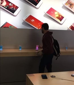 Cliente descontento con Apple destroza iPhone 