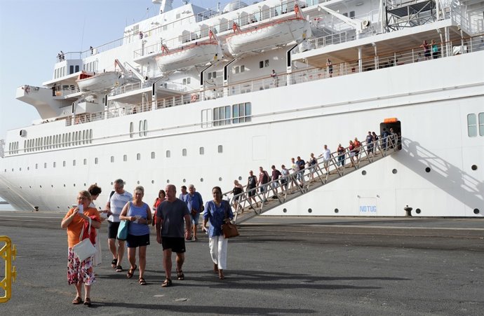 Escala del Thomson Spirit en Huelva