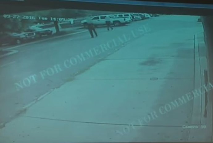 La Policía de El Cajon (California) publica el vídeo de la muerte de Olango