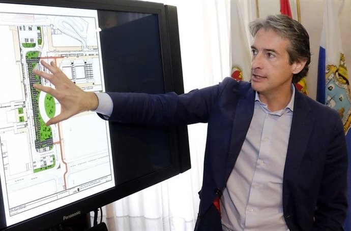 De la presentó el proyecto de reordenación de la plaza (Archivo)