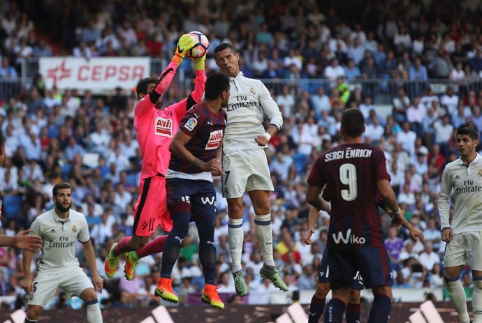 El Eibar prolonga la mala racha del Real Madrid