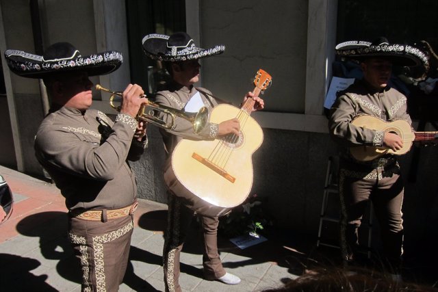 Mariachis en Ferraz