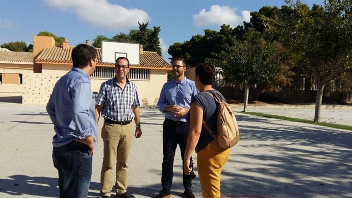 El alcalde de Palma, José Hila, en el colegio público Camilo José Cela