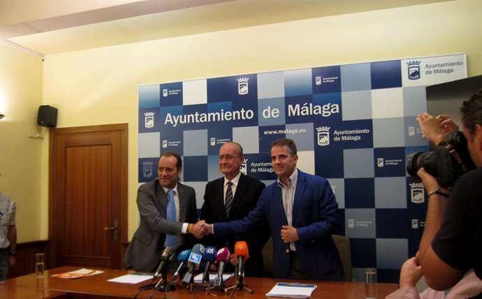 Cassá, De la Torre, Conde en rueda de prensa 