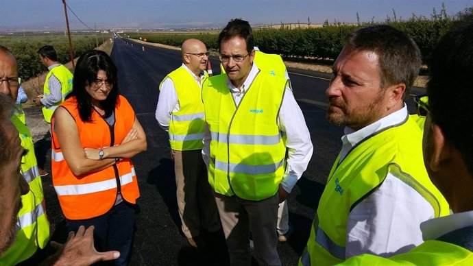 José Luis Soro visita las obras en la A-220