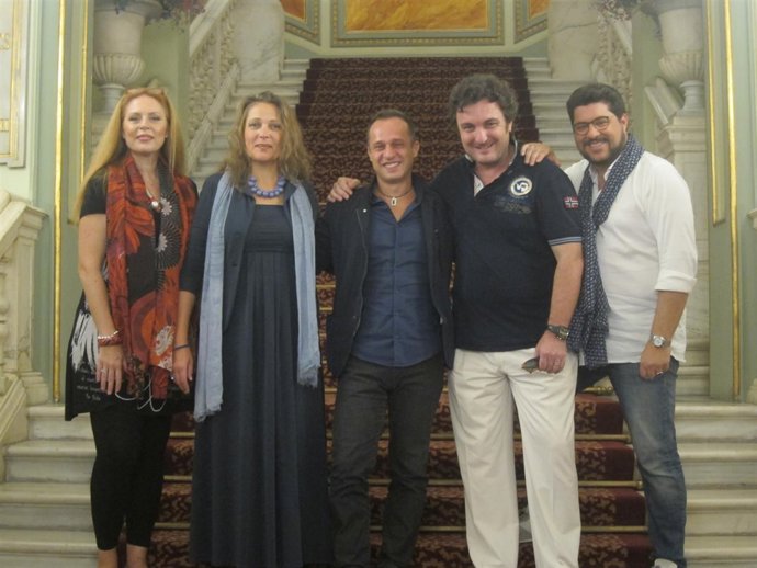 El reparto de 'Macbeth' y el dtor.Musical G.Bisanti