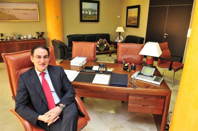 El presidente de la CEA, Javier González de Lara