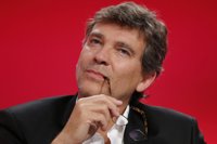 Hollande perdería las primarias socialistas ante el exministro Montebourg