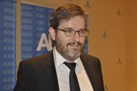 Diputado socialista asegura que la abstención es "menos probable" que hace una semana