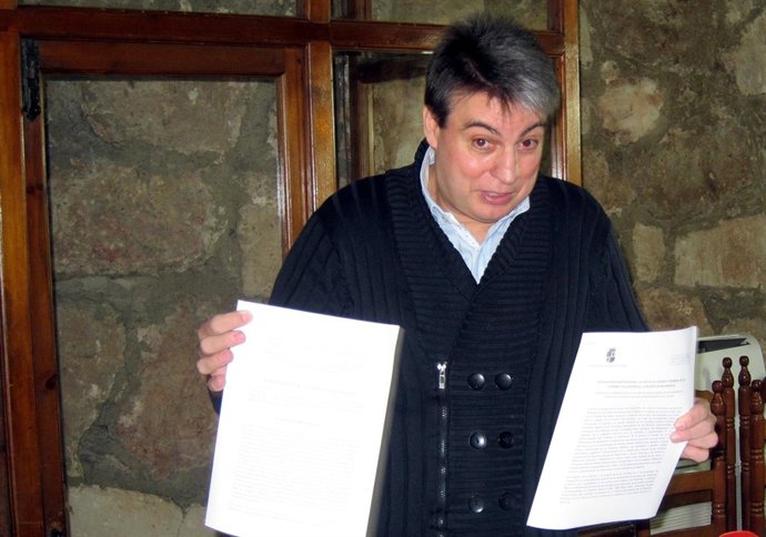 Policarpo Sánchez en una rueda de prensa