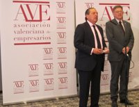 Puig prefiere un gobierno de Rajoy en minoría que en mayoría aunque "no ha hecho nada para merecer el apoyo del PSOE"