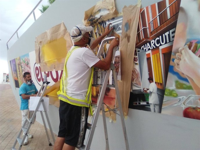 Grafiteros profesionales pintan el eslogan de ElPozo Alimentación