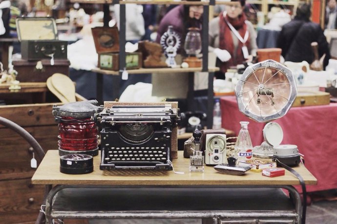 Desembalaje Madrid Llega Con 26.000 Piezas De Decoración Vintage Y Coleccionismo