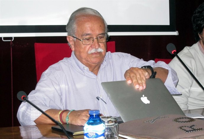 El académico colombiano Gabriel Murillo en la USAL.