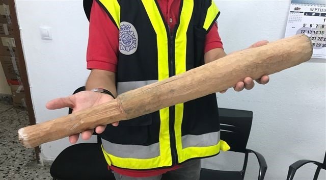 El bate tallado a mano