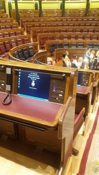 PSOE sitúa hoy a Pedro Sánchez en la quinta fila del hemiciclo del Congreso, pero no irá