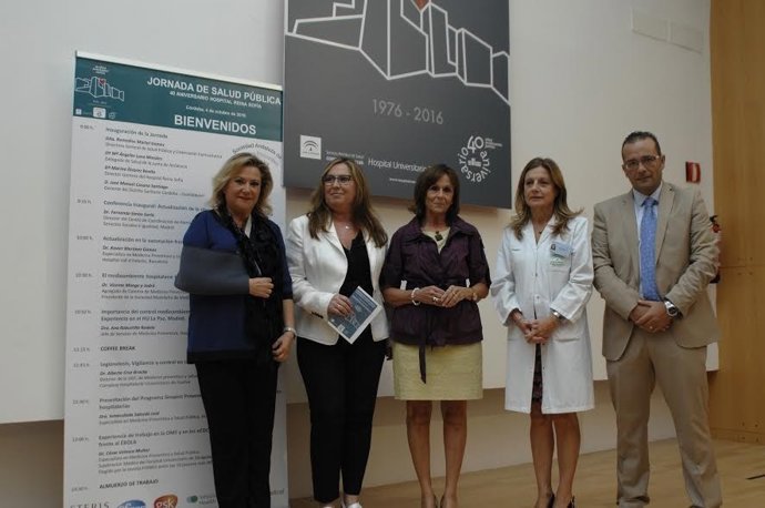 Autoridades durante el encuentro