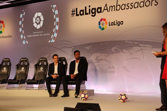 Kiko junto a Xavi en la presentación como nuevos embajadores de LaLiga