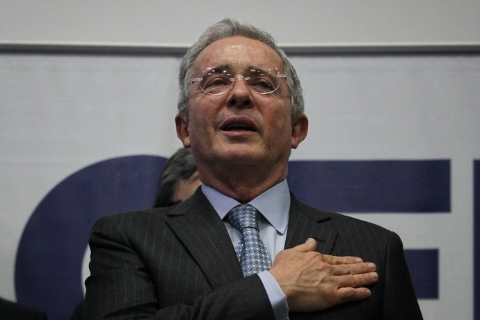 ALVARO URIBE VÉLEZ COLOMBIA EXPRESIDENTE