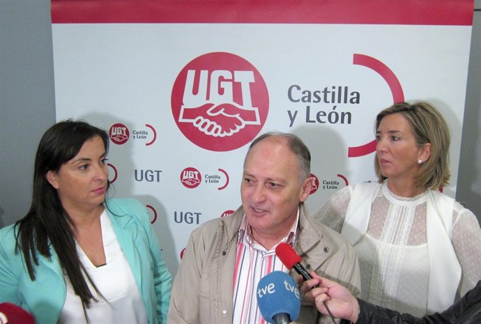 Cristina Antoñanzas (I) Faustino Temprano y Alicia García (D)