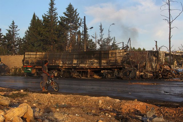 Bombardeo contra convoy de ayuda cerca de Alepo