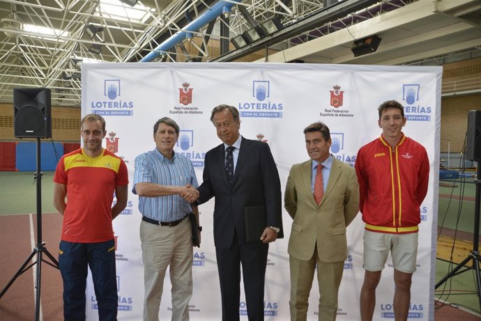 Firma del acuerdo de colaboración entre loterías y la RFEA