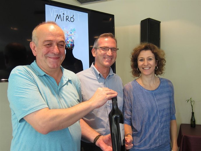 El artista X.Armenter, la galerista M.Torra y el GGAC J.Pijoan