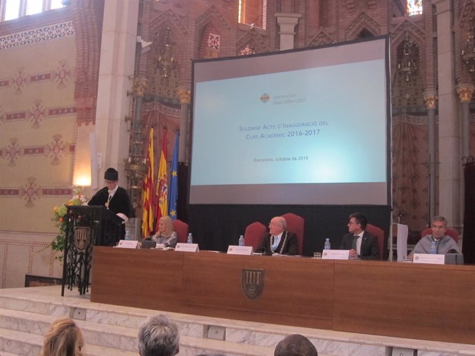 Acto de inauguración de la UAO CEU con el rector C.Pérez y J.Pallarès