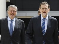 Rajoy destaca el papel de los maestros, la "clave de bóveda de la educación"