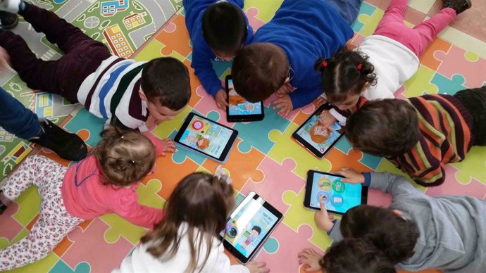 Proyecto 'Implementación del uso de las TIC en las aulas'