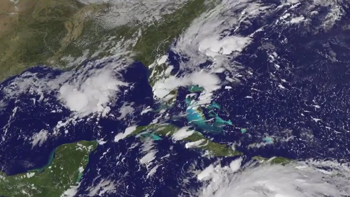 El huracán 'Matthew' se intensifica hacia Florida