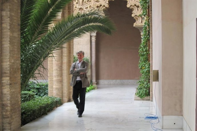 El alcalde de Zaragoza, Pedro Santisteve, en La Aljafería