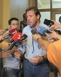Óscar Puente ve al PP en una situación "estupenda" para exigir y lamenta la "debilidad" del PSOE