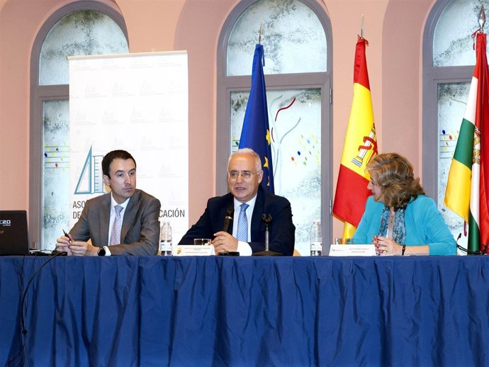 Ceniceros en Congreso nacional Inspectores de Educación