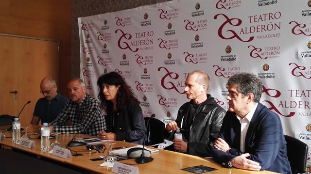 Redondo presenta el montaje acompañada por el reparto de 'El Pintor de Batallas'