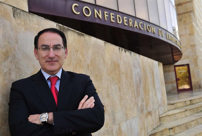 El presidente de la CEA, Javier González de Lara             