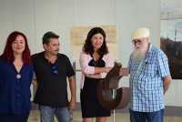 Un total de 12 creadores muestran sus obras en la sala de El Palmeral