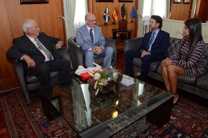 NOTA DE PRENSA Y FOTOGRAFÍA: VISITA EMBAJADOR DE MÓNACO